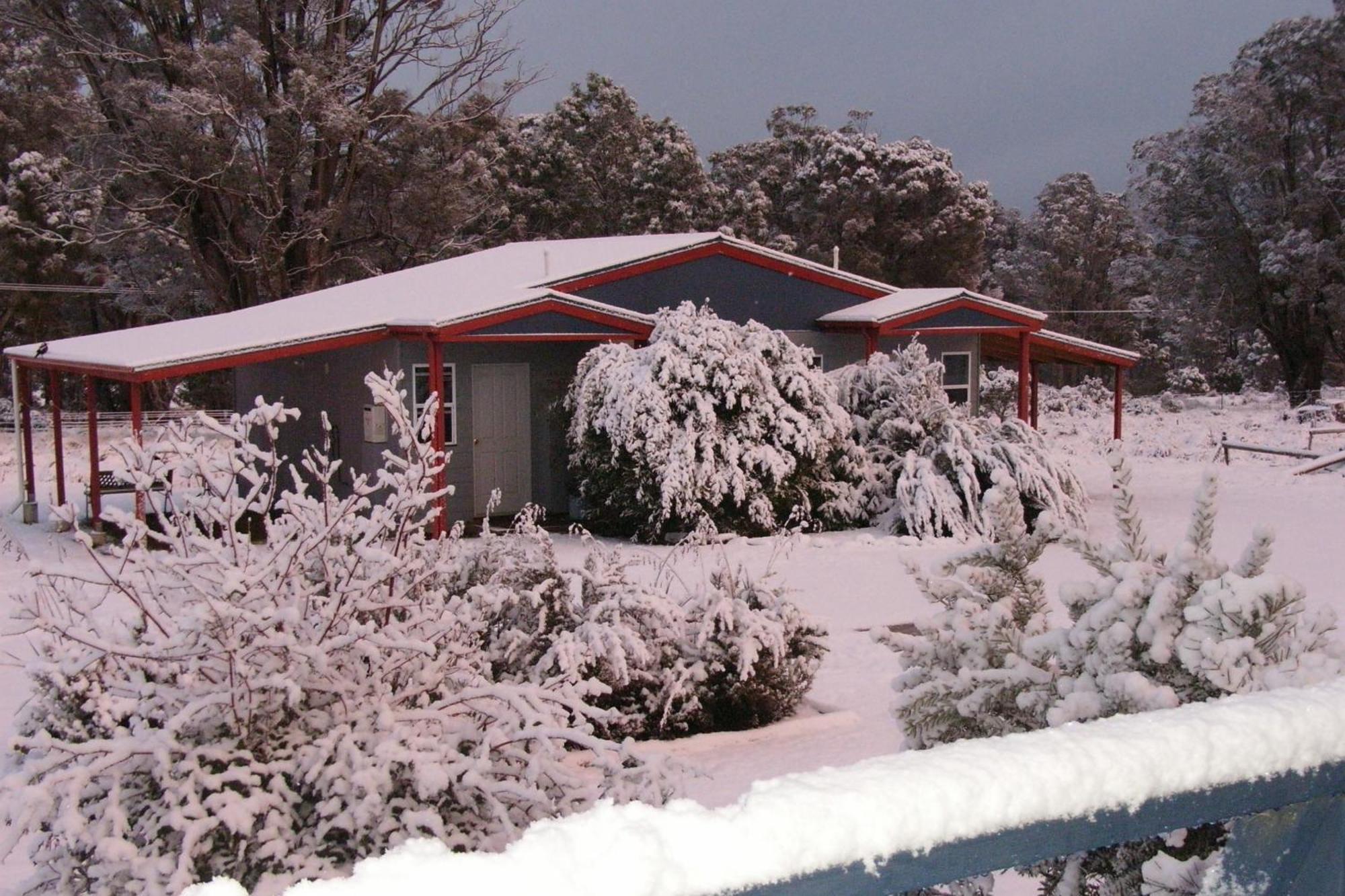 Highland Cabins And Cottages At Bronte Park Room photo
